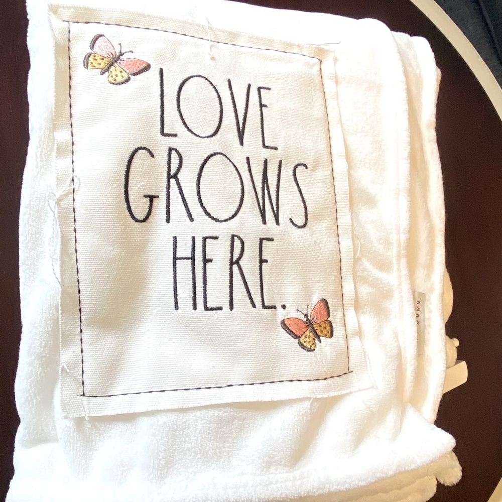 RAE DUNN “Love grows here” Plush Throw Blanket